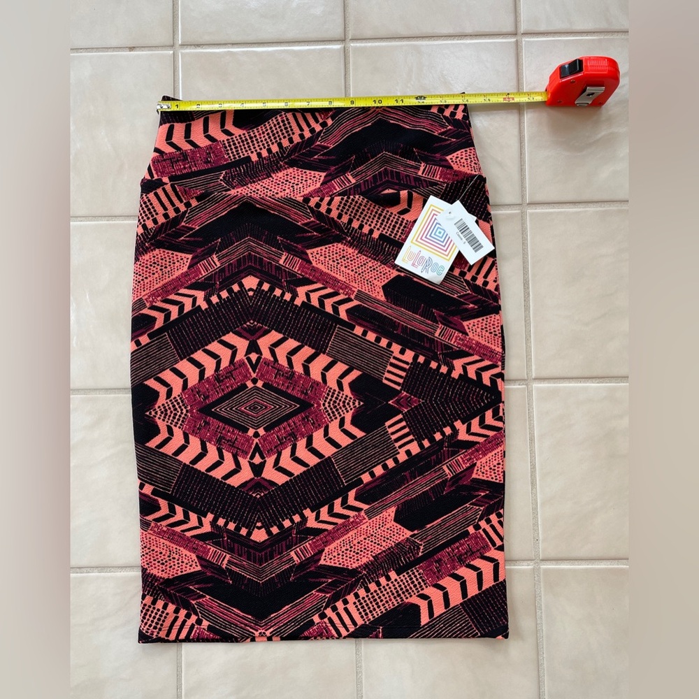 NWT Lularoe Cassie pencil skirt - Peach and Black - Size S